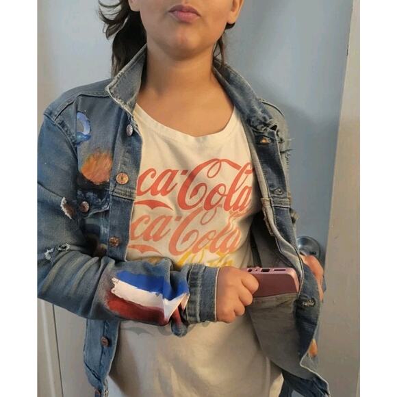 & Denim Womans Sz. 4 Jean Jacket Thrashed Slashed and Painted Pockets 99% Cotton - Picture 1 of 16